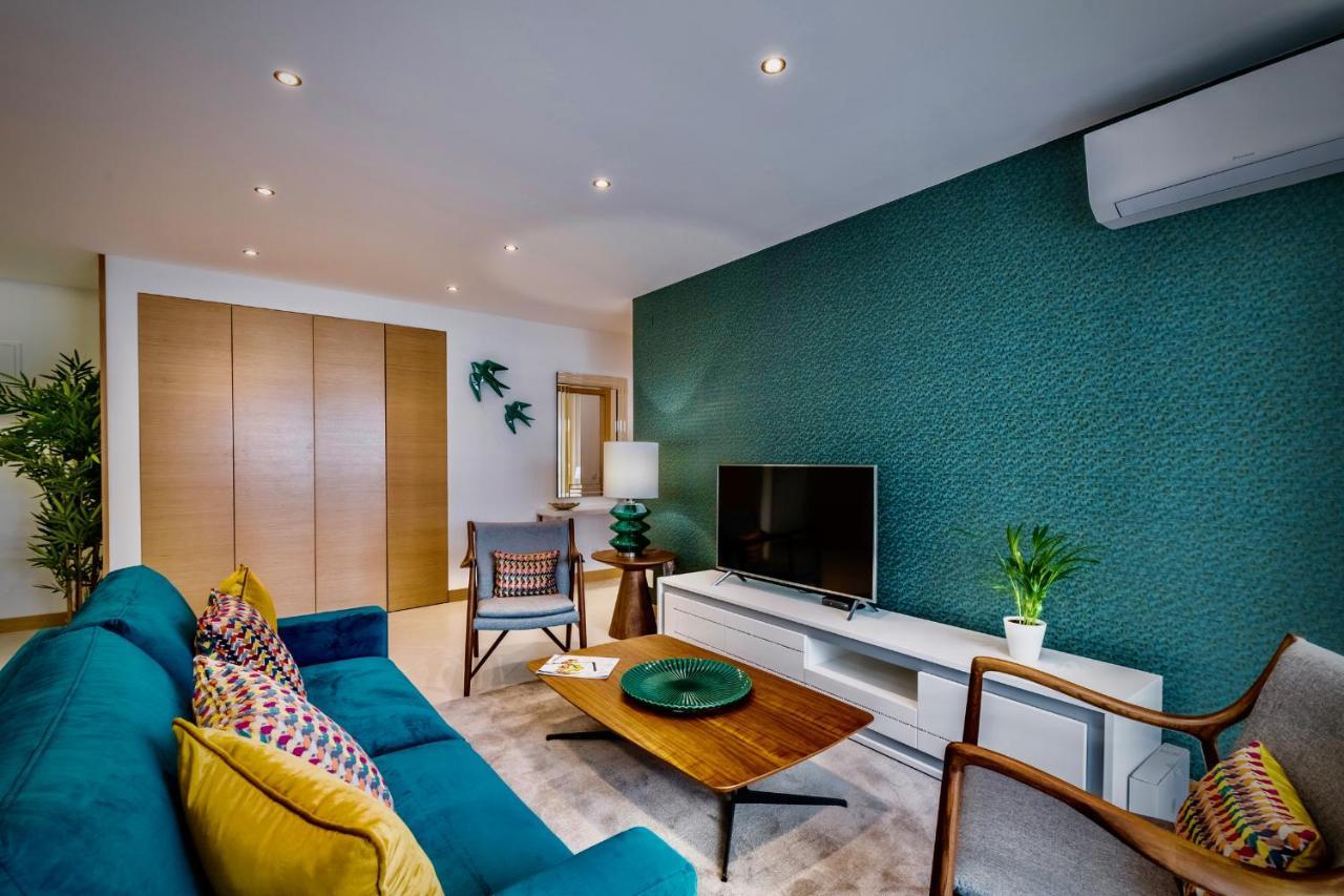 Coolhouses Lagos, 2 Bed Stylish City Flat, Rooftop Shared Pool, Clayheart Exterior foto