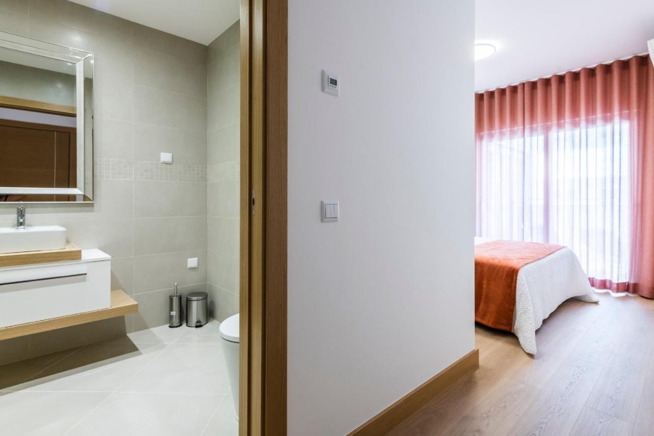 Coolhouses Lagos, 2 Bed Stylish City Flat, Rooftop Shared Pool, Clayheart Exterior foto
