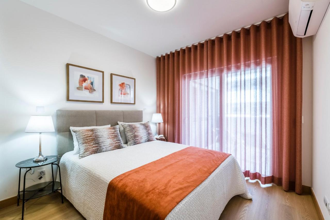 Coolhouses Lagos, 2 Bed Stylish City Flat, Rooftop Shared Pool, Clayheart Exterior foto